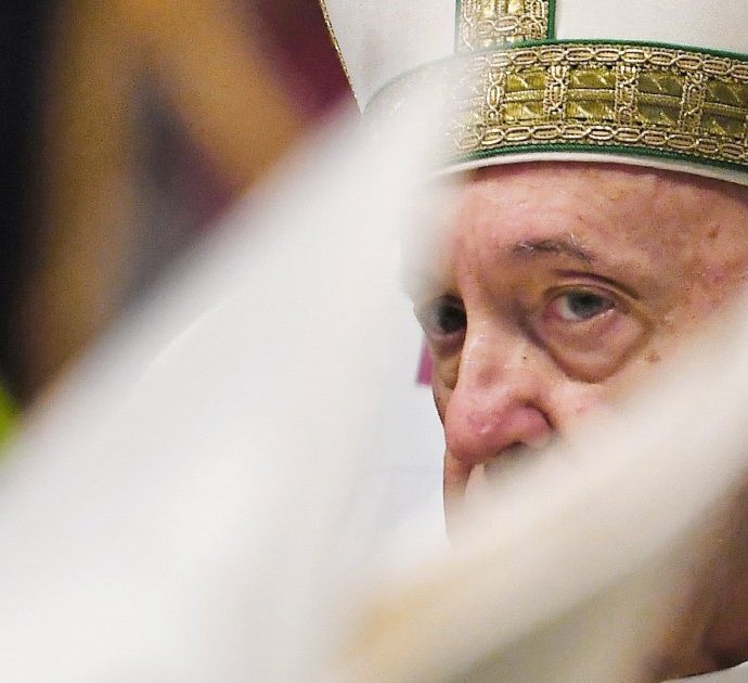 Papa Francesco cambia nome all’Archivio Vaticano: da ‘segreto’ a ‘apostolico’. Basterà a fugare ogni mistero?
