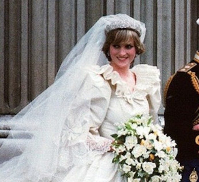 Lady Diana, un fiore velenoso dentro il suo bouquet di nozze