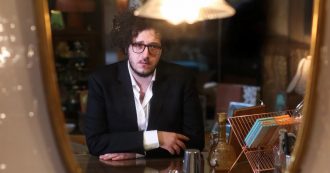 Copertina di Nicolò Carnesi fa i conti col tempo. A 32 anni