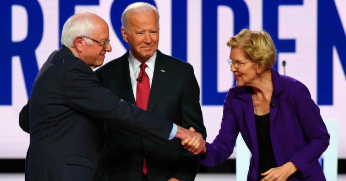 Elezioni Usa 2020, tutti contro Elizabeth Warren nel quarto dibattito tra i candidati dem. Ma c’è unità sull’impeachment a Trump