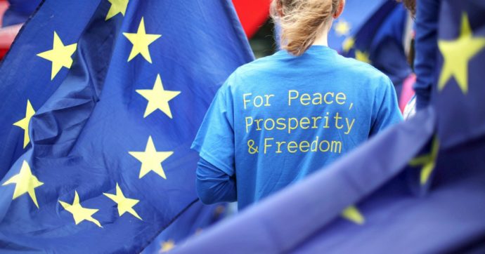 Brexit, la Camera dei Comuni ratifica l’accordo. Uk boccia il rinnovo dell’Erasmus dopo il 2020