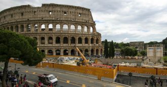Copertina di Roma, la Raggi scrive a Conte: “Possibile che il tratto Fori Imperiali-Clodio della Metro C costi 2,5 miliardi di euro in più del previsto”