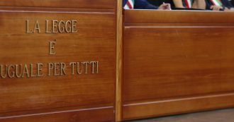 Copertina di Trieste, iniezioni letali per nove anziani: ex anestesista condannato a 15 anni. Pena ridotta perché ha agito per motivi di “valore morale”