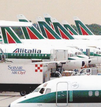 Copertina di Alitalia, proroga e altri 350 milioni