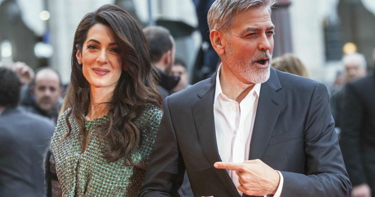 George Clooney e Amal festeggiano i 20 anni di Villa Oleandra sul lago di Como e invitano una coppia di sconosciuti estratta a sorte