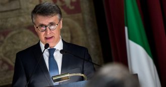 Copertina di “Il lavoro è la mazzetta”: un corrotto a settimana