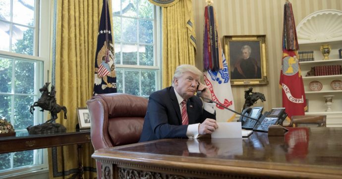 La rivolta dei diplomatici rivela i complotti di Trump