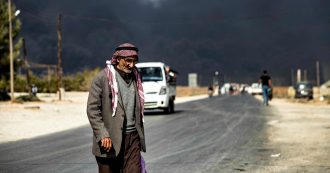 Siria, curdi: “Evacuati nostri combattenti da Ras al-Ayn”. E gli Usa annunciano: “I nostri soldati saranno spostati nell’Iraq occidentale”