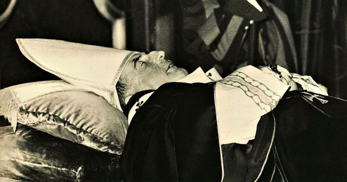 “Papa Luciani avvelenato con il cianuro da Marcinkus”, il racconto del nipote del boss Lucky Luciano in un libro di memorie