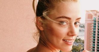 Copertina di Amber Heard e la sfida a “colpi di capezzoli” per protestare contro le linee guida di Instagram