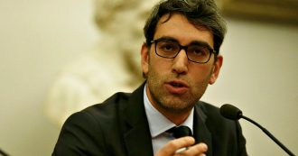 Copertina di Roma, la Corte dei Conti indaga sul manager M5s Brinchi che si è alzato lo stipendio di quasi 30mila euro all’anno