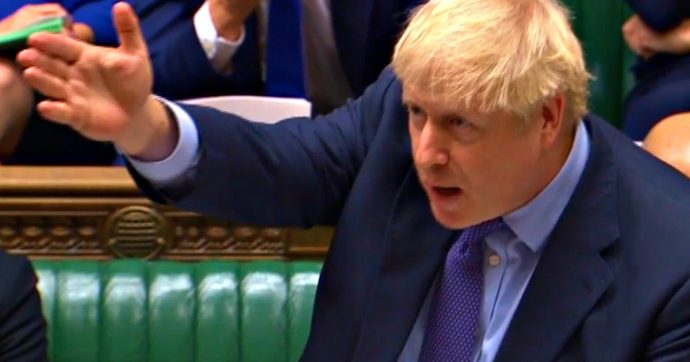 Brexit, il Parlamento approva il pacchetto ma boccia l’iter sprint chiesto da Johnson per arrivare all’uscita dall’Ue il 31 ottobre