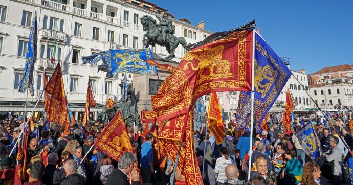 Copertina di Veneto, la fronda anti-leghista: “Zaia ha tradito il referendum”
