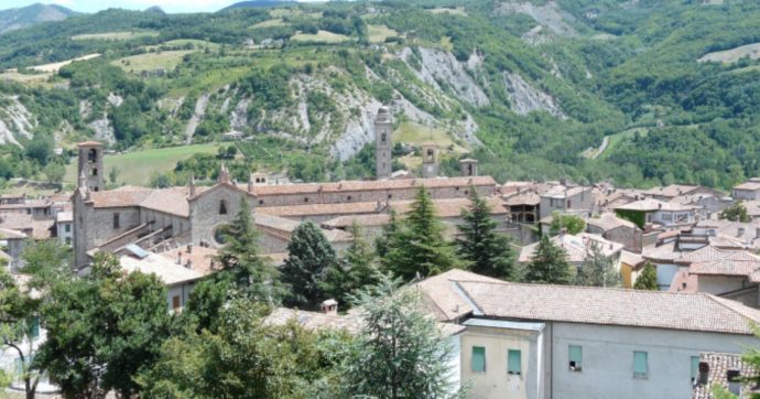 Il Borgo dei Borghi, vince Bobbio ma il giurato Philippe Daverio ne è cittadino onorario. La vicenda finisce in Parlamento