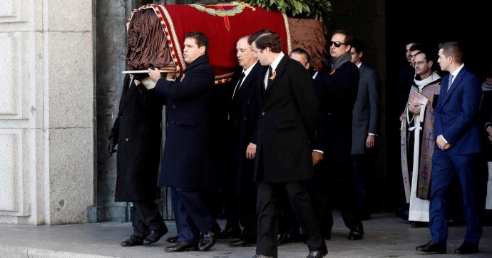 Adiós Francisco Franco:  Madrid sotterra la dittatura