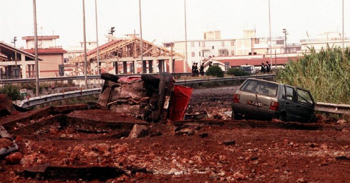 Si chiama Giovanni Peluso l’ex poliziotto indagato per il tritolo della strage di Capaci