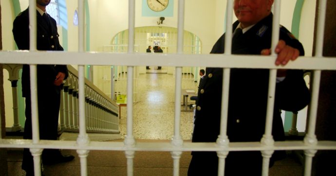 Carceri, nel 2019 la situazione non migliora: sale il numero di detenuti, il sovraffollamento al 131%