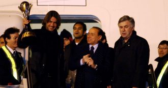 Copertina di Paolo Maldini contro Silvio Berlusconi: “Quelle sue battute lo rendono inelegante”