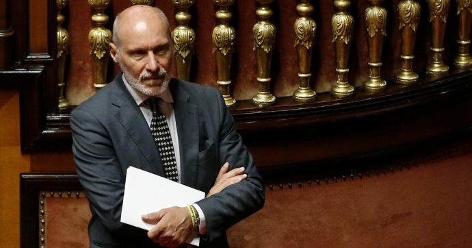 De Falco riporta il M5S in tribunale