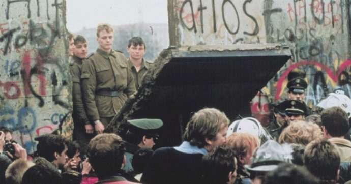 “Smonta e porta via”: quei “piccoli muri” prima della caduta