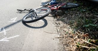 Copertina di Venezia, travolgono due ciclisti con un’Audi e si mettono in posa per una foto