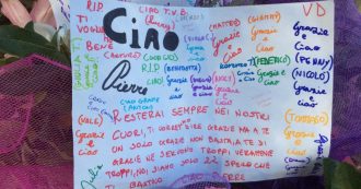 Copertina di Roma, muore il clochard che vive vicino alla scuola: studenti e famiglie fanno la colletta e gli pagano il funerale