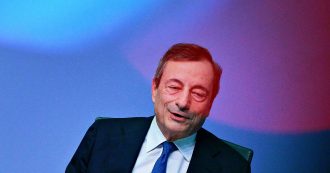 Coronavirus, Draghi avverte l’Ue: “Non esitare o costi irreversibili”. E ai governi: “Aumento debito pubblico per proteggere economia e lavoro”