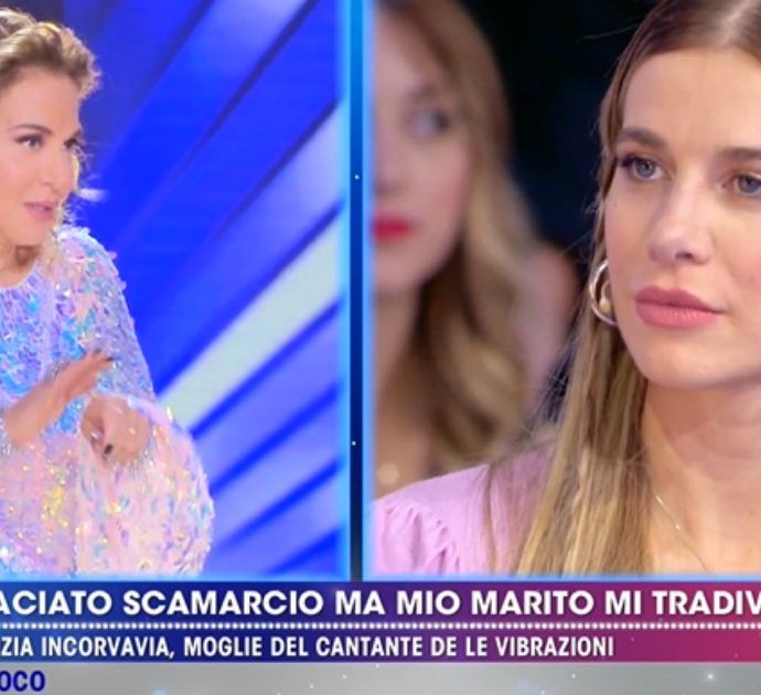 Live -Non è la D’Urso, Clizia Incorvaia su Francesco Sarcina: “Sono sommersa dai messaggi delle sue amanti. Mi ha venduta ai giornali”