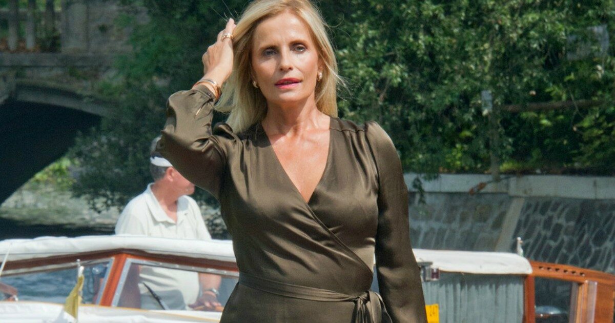 “In estate il desiderio, anche quello sessuale, era un motore della vita sociale. Ragazzi buttate i telefonini!”: Isabella Ferrari sprona la nuova generazione