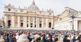 Copertina di Troppi scandali, così Francesco porta la Chiesa fuori da Roma