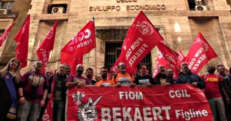 Copertina di Bekaert, lavoratori in presidio davanti al Mise: “Non ci arrendiamo, Governo spinga per reindustrializzazione”