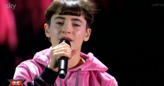 Copertina di X Factor, Sofia Tornambene incanta pubblico e giudici con “Fix You” dei Coldplay: ovazione per la 16enne