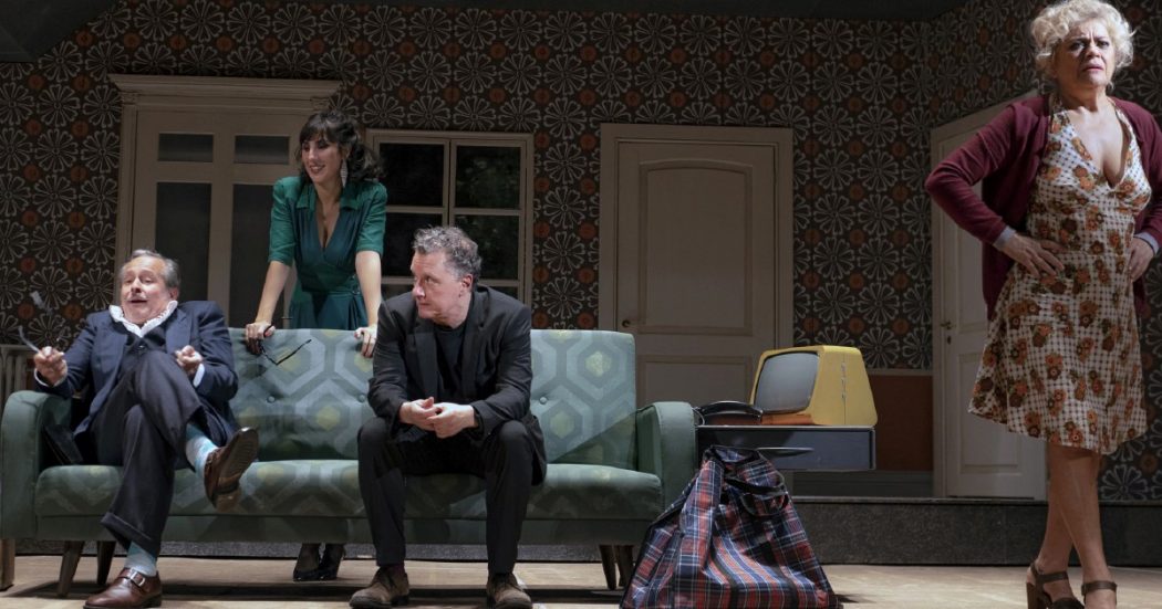 Milano, Piccolo Teatro fino al 10 novembre; poi in tournée fino al 22 dicembre a Napoli, Trieste, Genova, Bolzano, Urbino, Ancona, Mestre
Rumori fuori scena
Regia di Valerio Binasco Per ridere bastano i rumori fuori scena