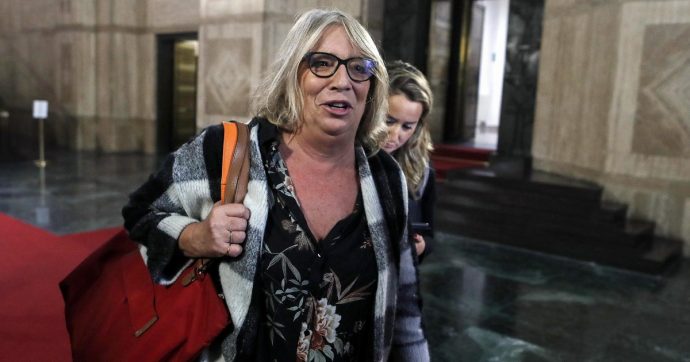 “È inaccettabile rimanere degli spettatori. Produzione già dimezzata, operai a rischio”