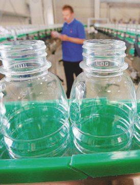 Plastica e auto aziendali: gli ultimi scontri