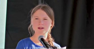 Copertina di Sciopero per il clima, Greta Thunberg a Los Angeles: “Vecchie generazioni ci stanno deludendo, saremo noi la voce della biosfera”