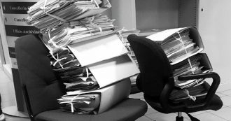 Copertina di Sburocratizzare? A Torino due esempi contrari