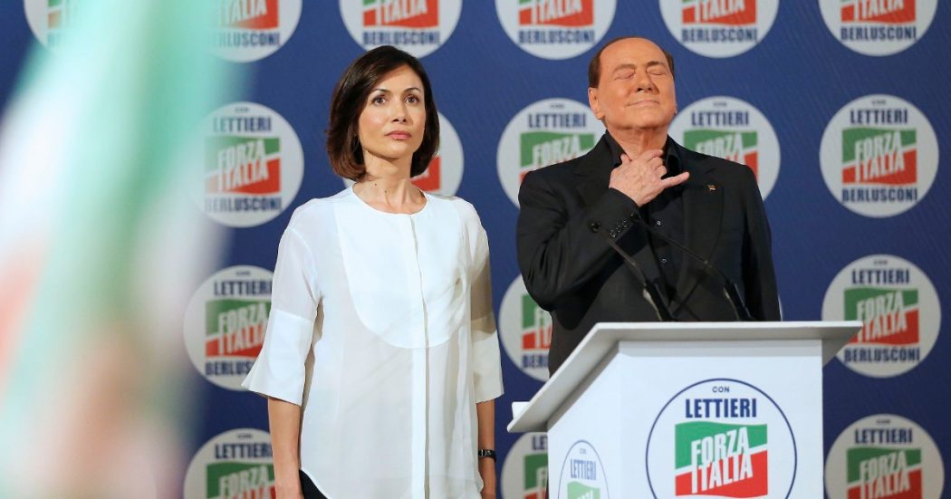 B. molla la Carfagna: ma lei va con Toti, non con Renzi B. molla la Carfagna: ma lei va con Toti, non con Renzi