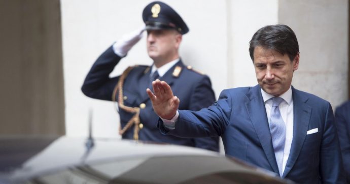 I giallorosa (e il Colle) in difesa di Conte