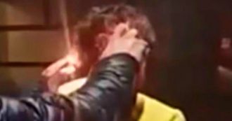 Copertina di Chioggia, fanno un video col cellulare mentre bruciano i capelli a un clochard. Indagine dei carabinieri su gruppo di minorenni