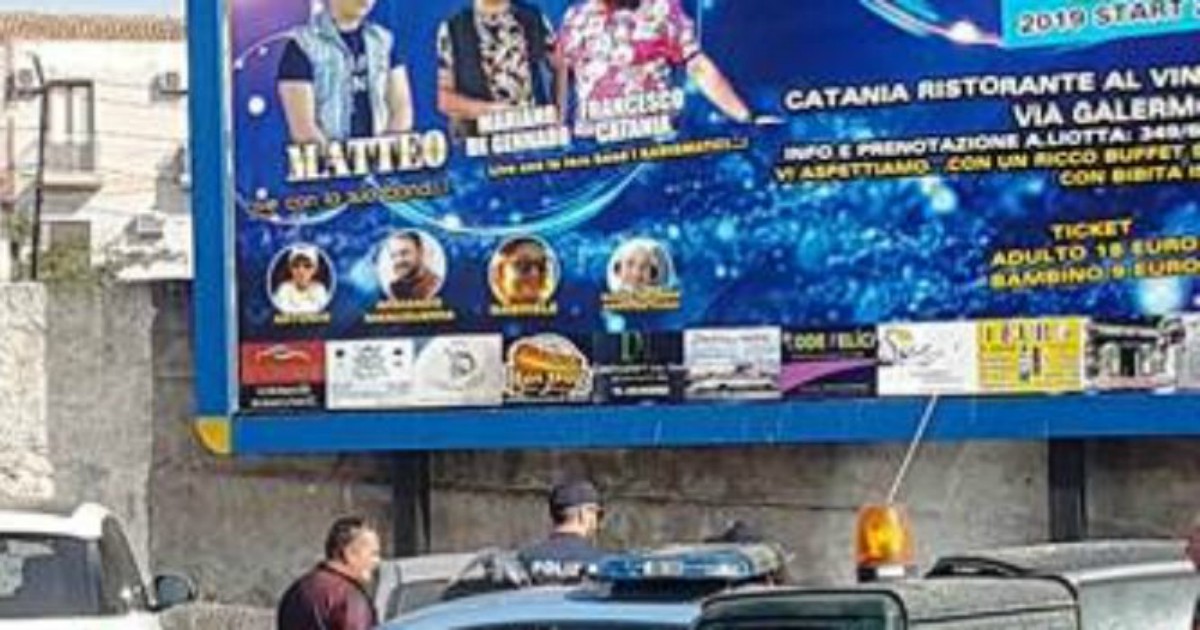 Catania, concerto abusivo con fuochi d’artificio: indagati 10 cantanti neomelodici e tre manager