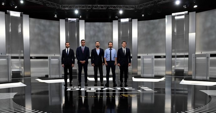 Elezioni Spagna, tutti contro Sanchez nel dibattito tra i 5 principali leader. E per i sondaggi sarà difficile ottenere maggioranza