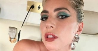 Copertina di Lady Gaga piange per l’Italia: “Mi auguro che sentiate l’abbraccio del divino, come ali di un angelo intorno allo Stivale”