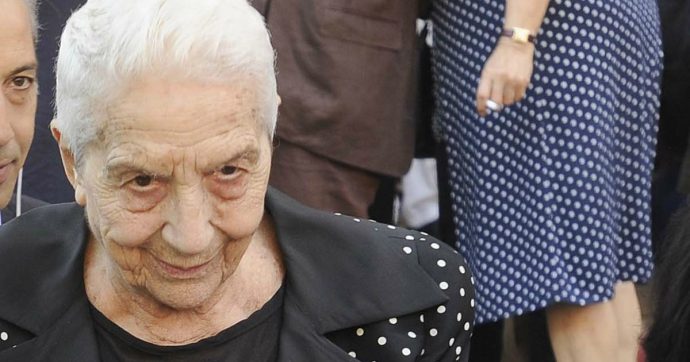 Maria Pia Fanfani, morta a 97 anni la vedova di Amintore: dai partigiani alla Croce Rossa, una vita dedicata all’impegno civile e umanitario