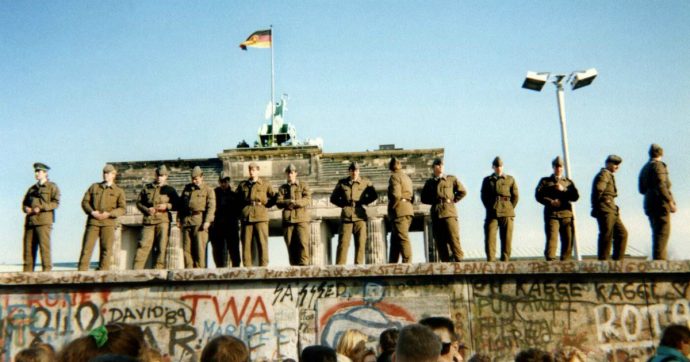 Muro di Berlino, della caduta la tv ci ha mostrato tutto. Dei successivi 30 anni quasi nulla