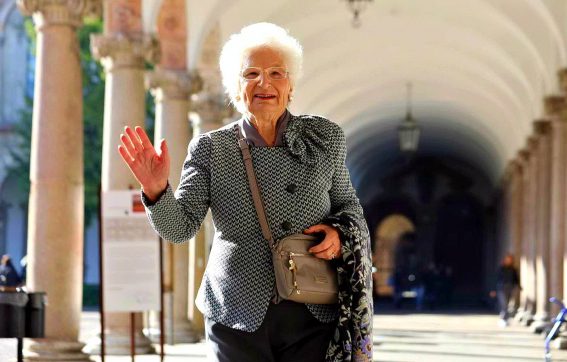 Segre: “Scorta? Mai avrei pensato di averla”. Poi incontra Salvini. Mattarella: “Suo caso è segno che odio e intolleranza sono concreti”