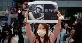 Copertina di Muore studente: “Colpa della polizia”