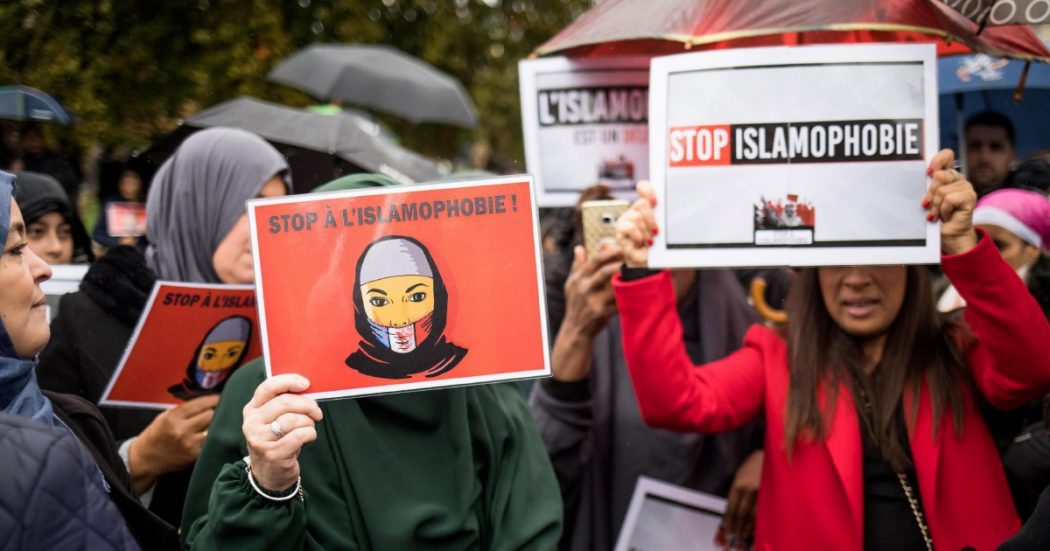Parigi, il corteo sull’islamofobia ora imbarazza la gauche Parigi, il corteo sull’islamofobia ora imbarazza la gauche
