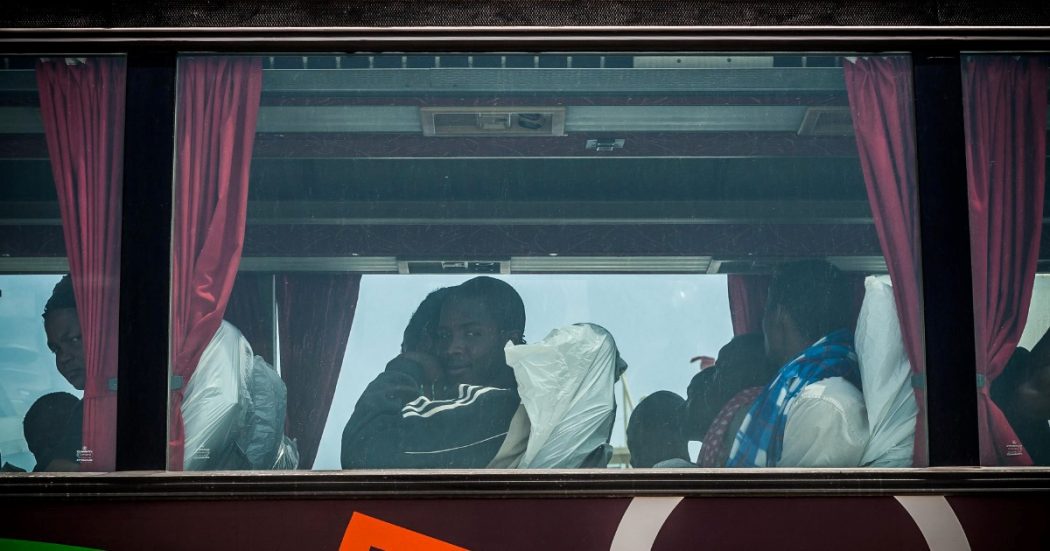 Immigrazione, l’emergenza non è in mare: “60 mila irregolari in più” Immigrazione, l’emergenza non è in mare: “60 mila irregolari in più”