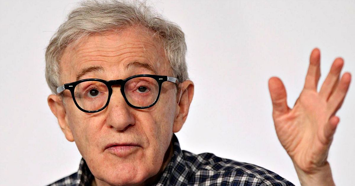 Woody Allen pubblica la sua biografia: “Gli abusi su mia figlia? Le appoggiai la testa sul grembo, era una cosa del tutto innocua e non morbosa”